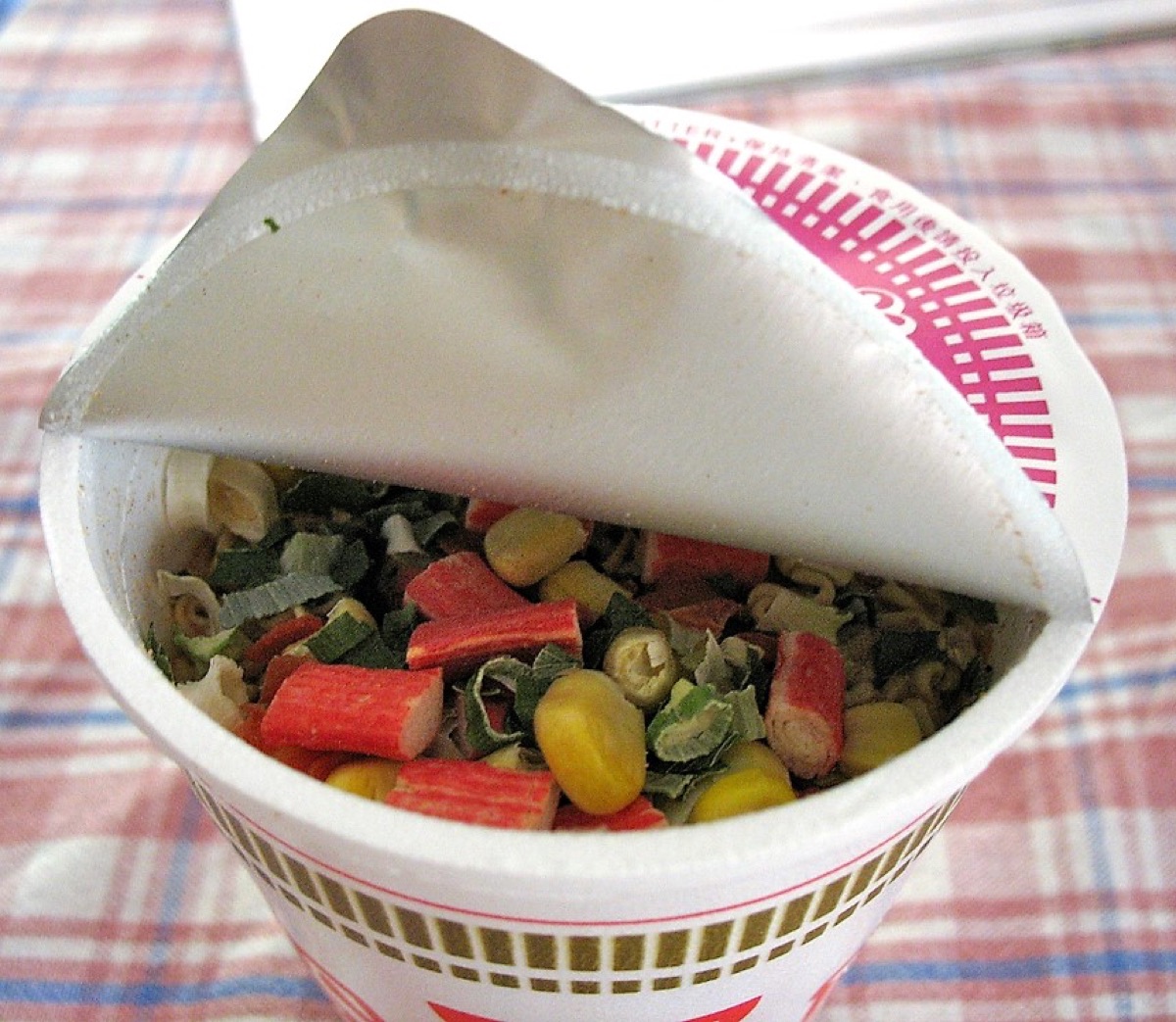 Confezioni iconiche di Cup Noodles giapponesi