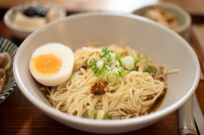 Spicy Noodles: Chinese vs Japanese Ramen Flavor Guide